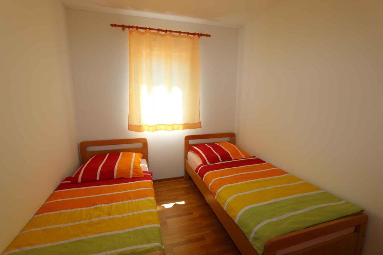 Apartments In Silo/Insel Krk 13430 외부 사진