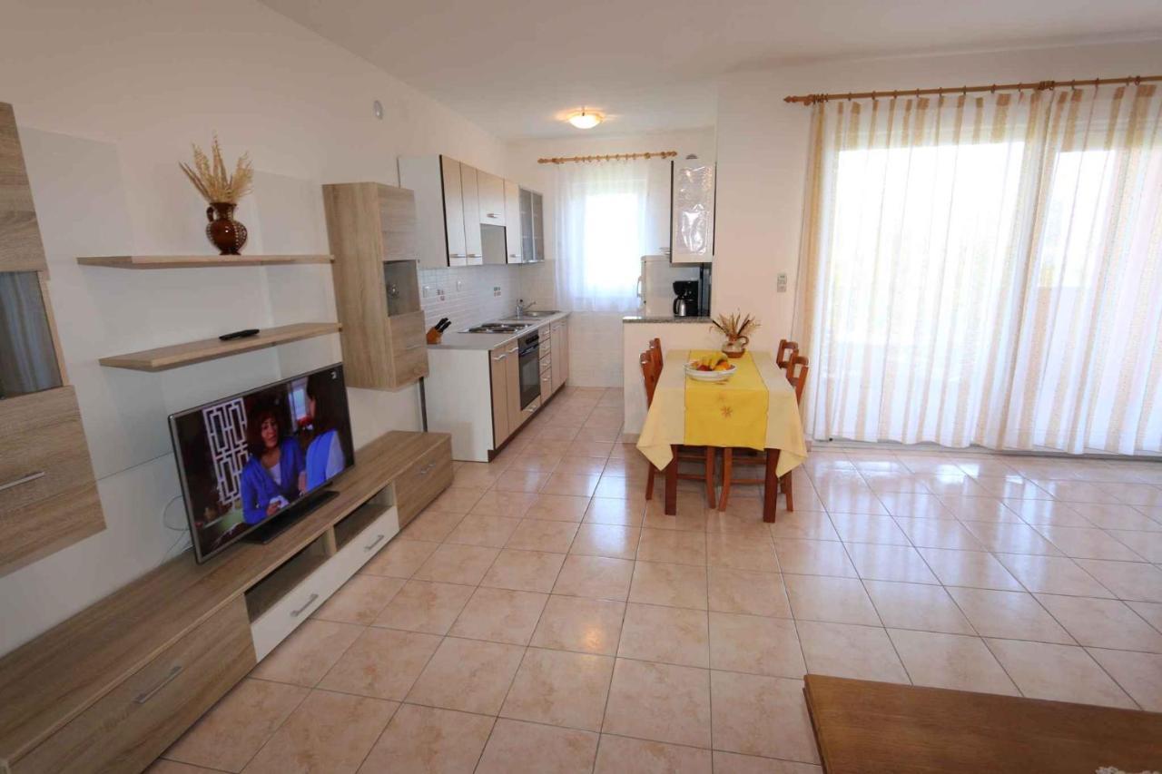 Apartments In Silo/Insel Krk 13430 외부 사진