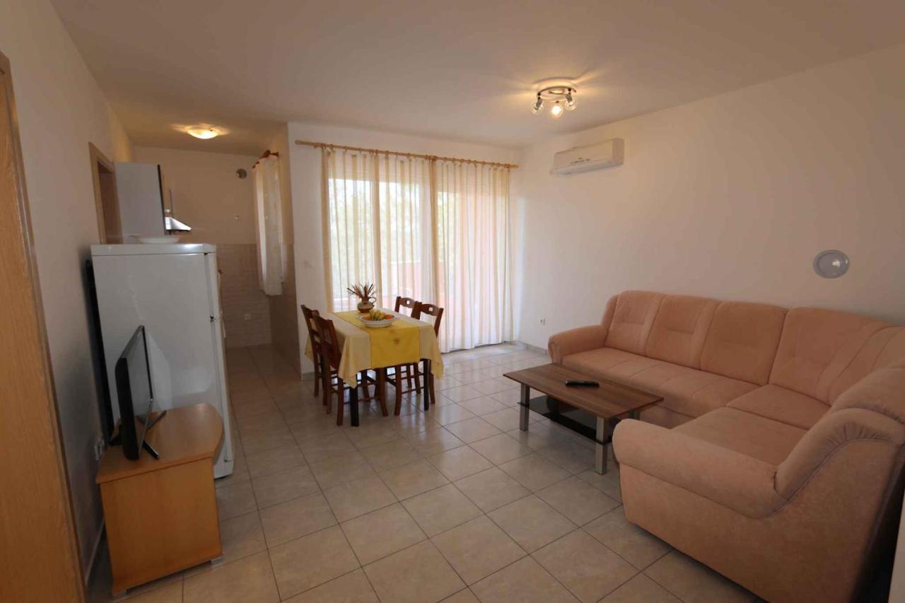 Apartments In Silo/Insel Krk 13430 외부 사진