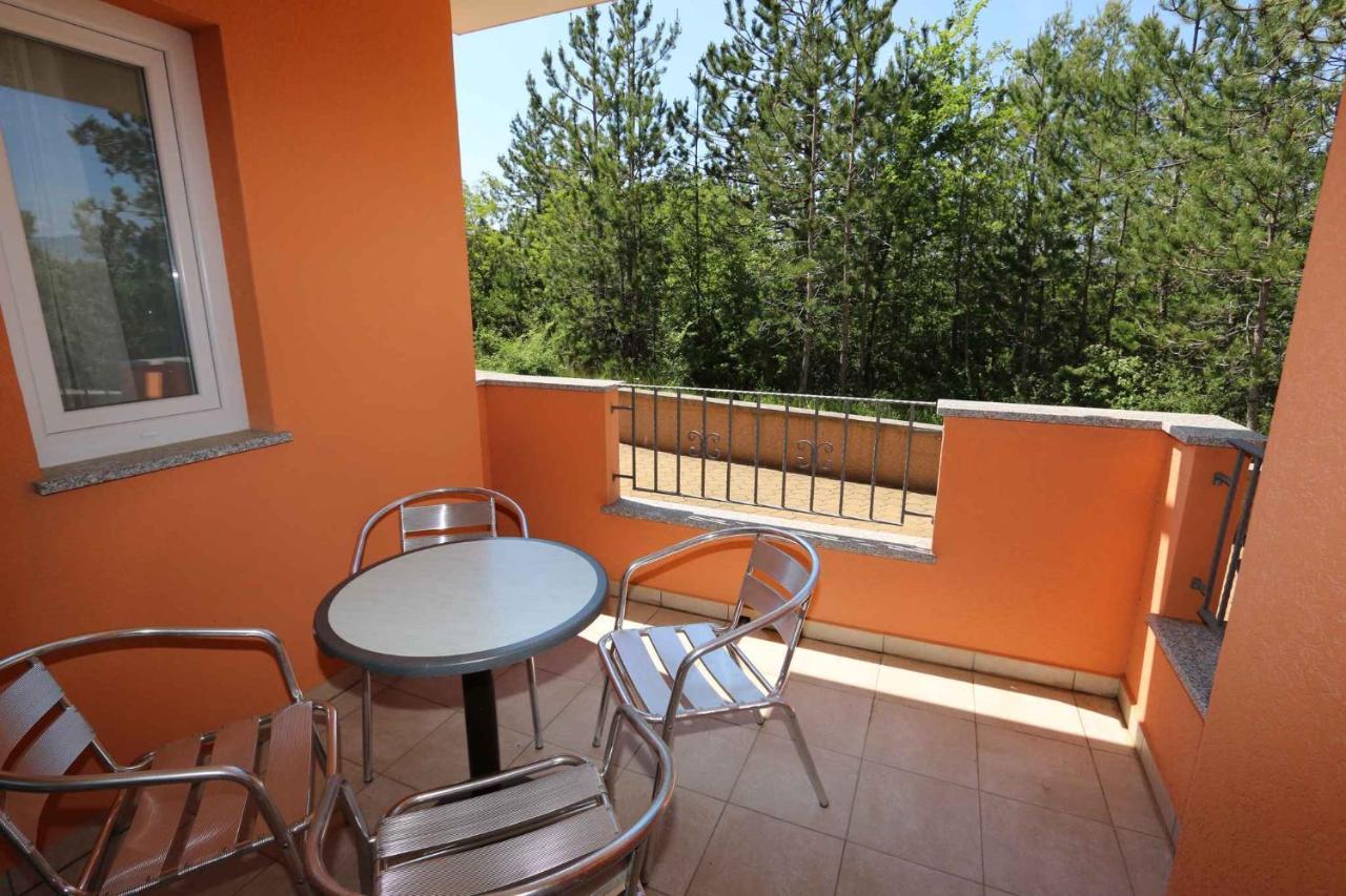 Apartments In Silo/Insel Krk 13430 외부 사진