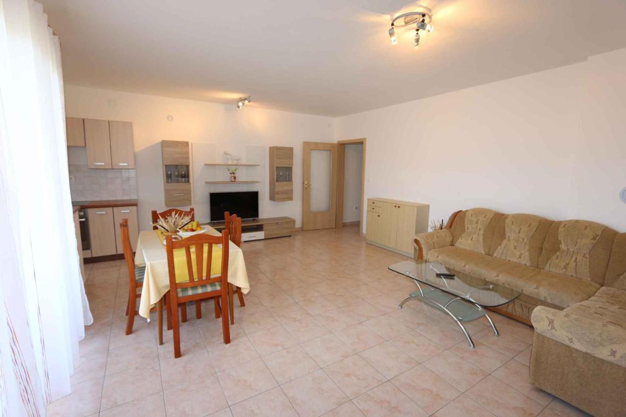 Apartments In Silo/Insel Krk 13430 외부 사진